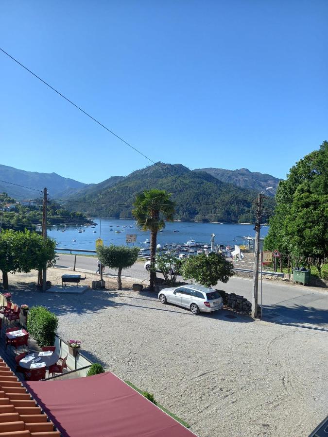 Sobreiro Apartamentos Rio Caldo Dış mekan fotoğraf